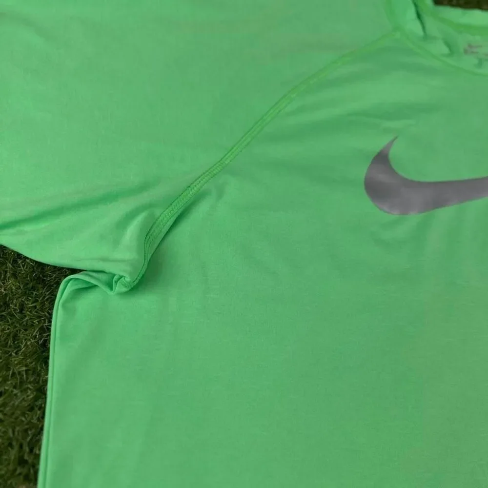 Nike Men's Green T-shirt